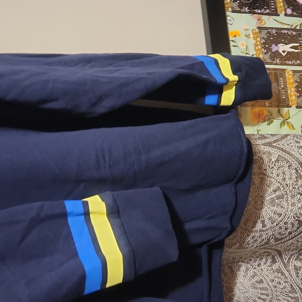 GAP Sweater - Picture 3 of 6